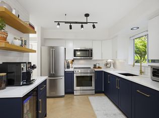 20556 113th Ave #105, Maple Ridge, BC V2X1Z3