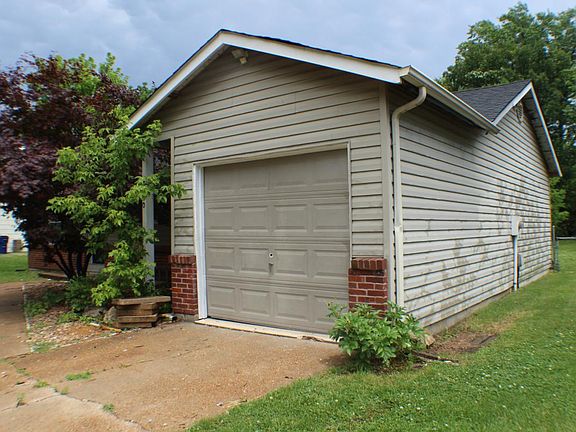 2nd image of 2780 Sherwood Dr