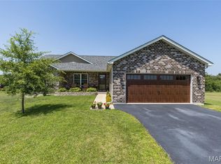 18063 Heritage Dr, Farmington, MO 63640