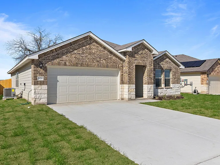504 Wyatt Way — Photo 3