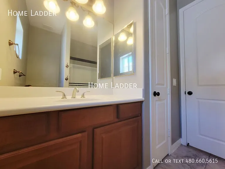 9030 S 10th Dr — Photo 18