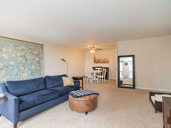 4th image of 2626 N Lakeview Ave APT 3001