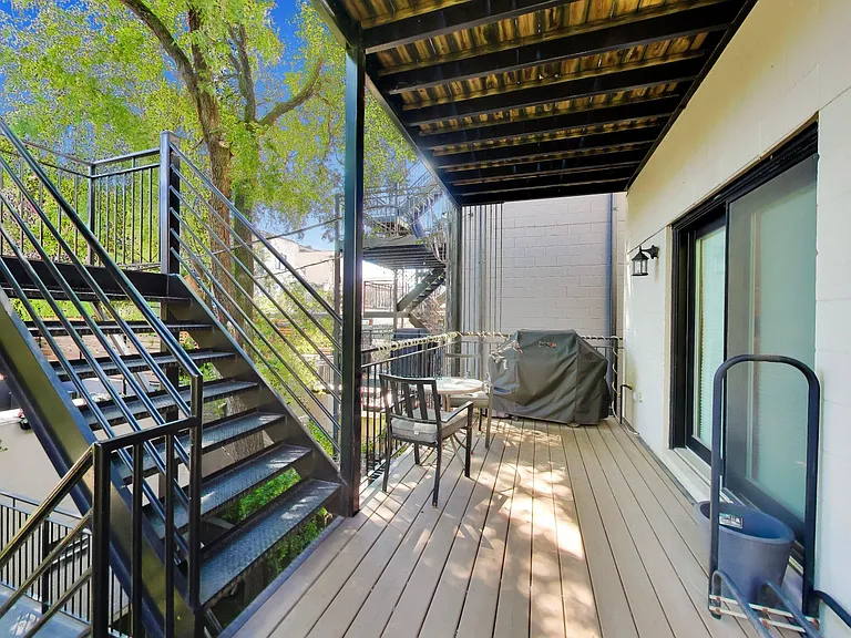 879 N Marshfield St #2 — Photo 24