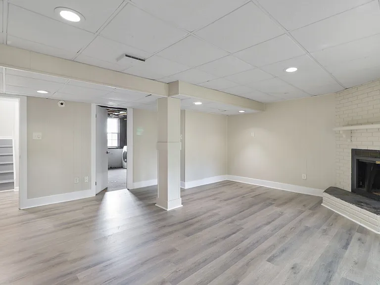 8507 Castlemill Cir — Photo 5