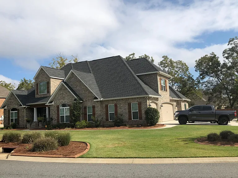 215 Stacy Ln — Photo 4