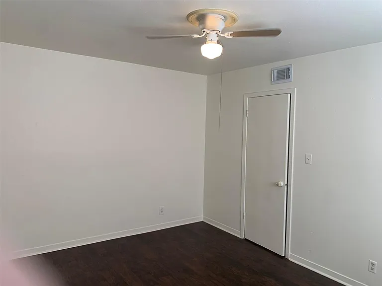 1918 Hearthstone Dr #202 — Photo 9