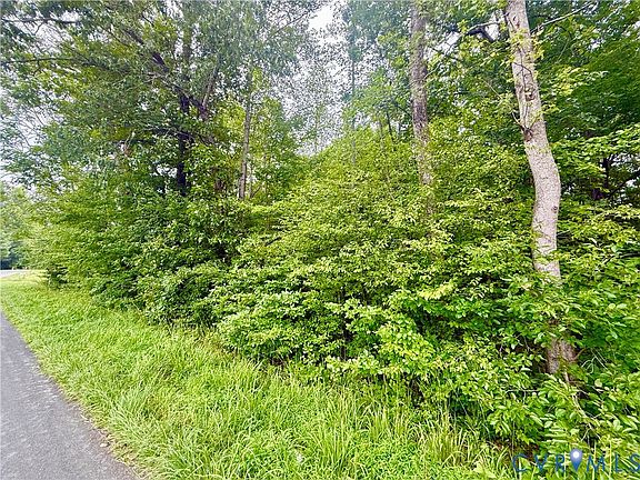 3rd image of 1 Forest Chapel Rd