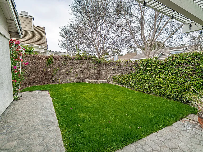 24022 Rockridge Ct — Photo 17