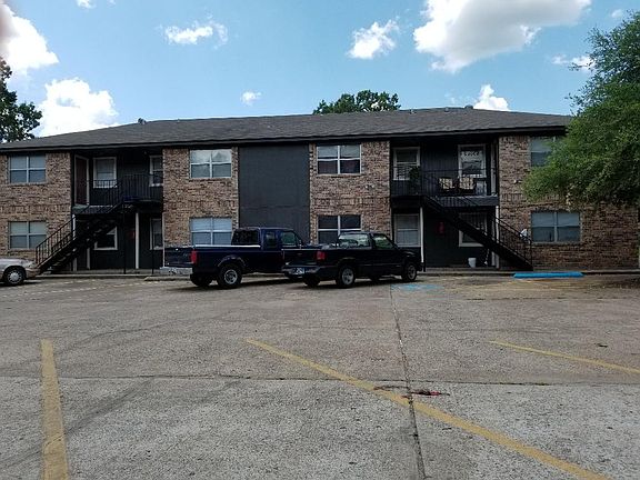 2nd image of 702 Schuller St
