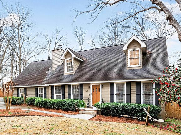 2nd image of 707 Brookdale Dr