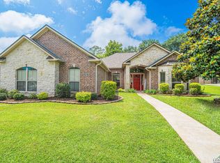 102 Wood Creek Ct, White Oak, TX 75693