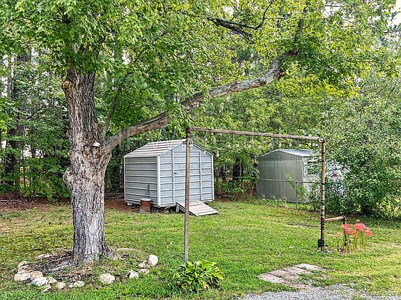 5th image of 314 Hawthorne Ln