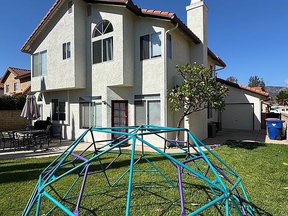 3rd image of 1124 Meadowlark Dr