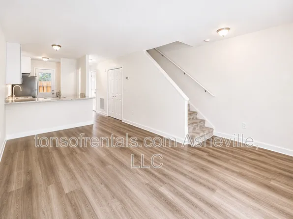 130 Colony Dr, Arden, NC 28704