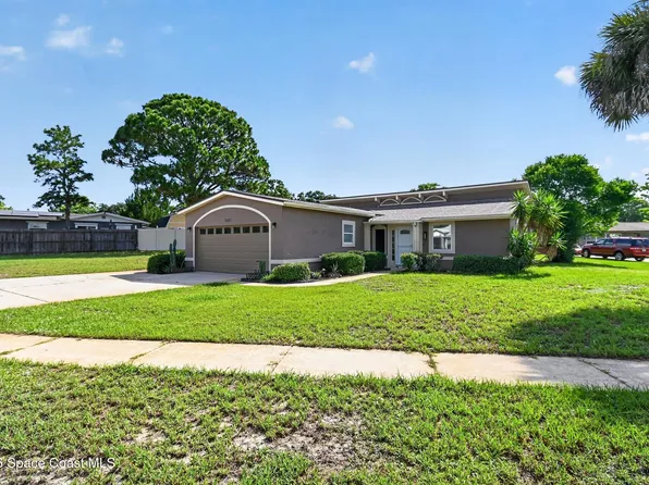 2221 Alexander Dr, Titusville, FL 32796