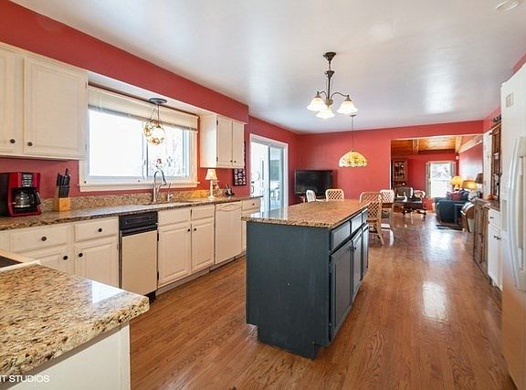 3rd image of 2915 Boerderij Way
