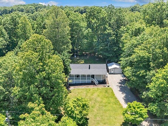 2nd image of 472 Wooded Acres Dr