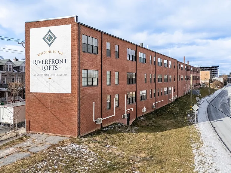 Riverfront Lofts — Photo 16