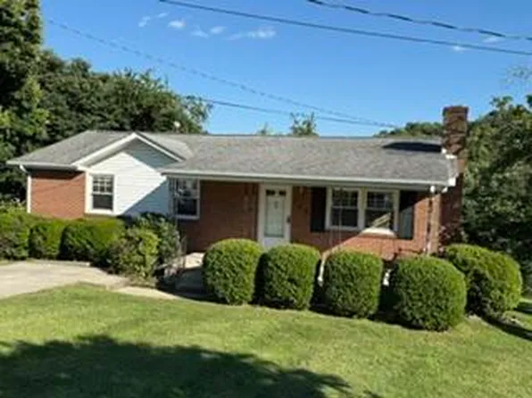 755 Spruce St, Vinton, VA 24179