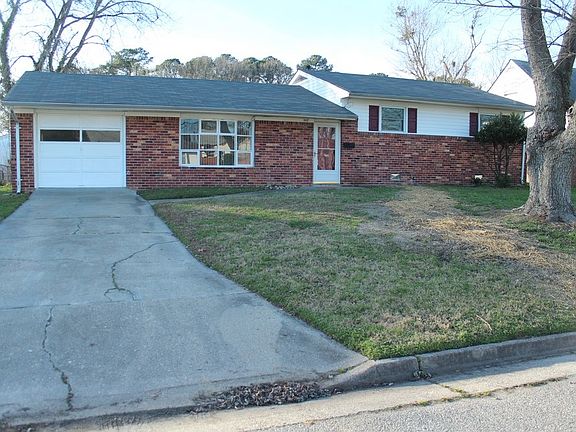 3rd image of 507 Latham Dr