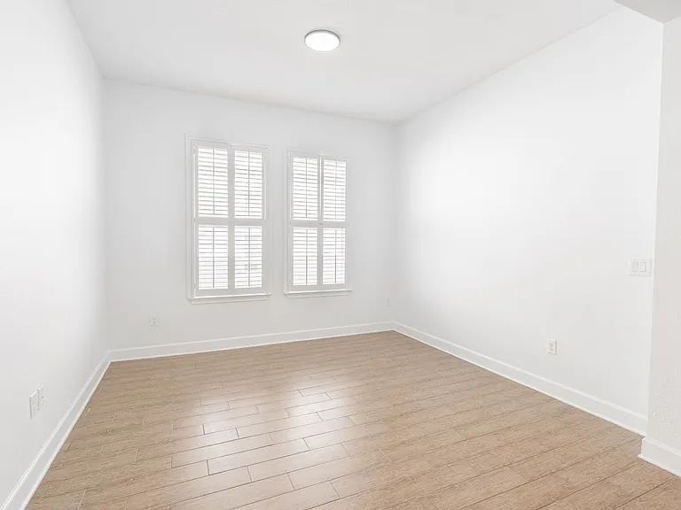 10667 Cardera Dr — Photo 20