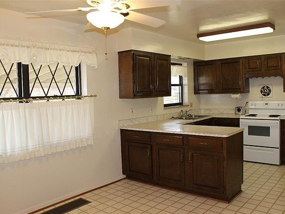 4th image of 5447 Childs Ave