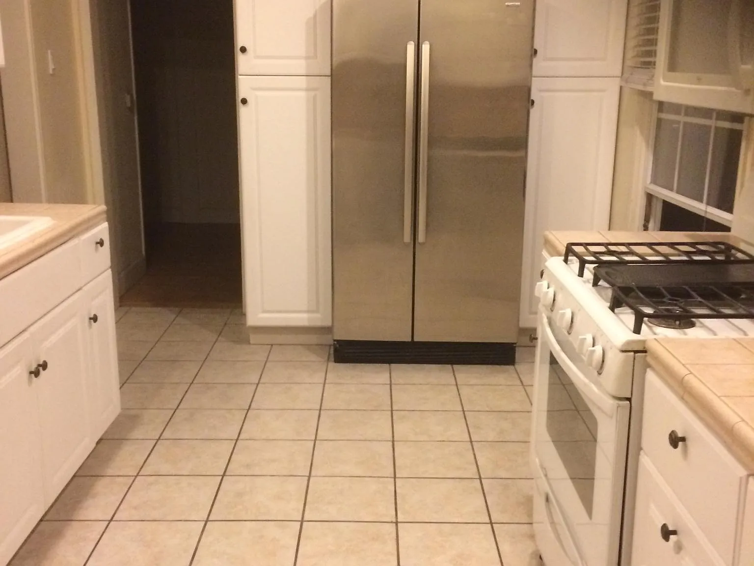 2 bed, 1100 sqft, $3,295 — Photo 2