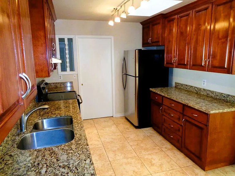 621 Westview Ave — Photo 12
