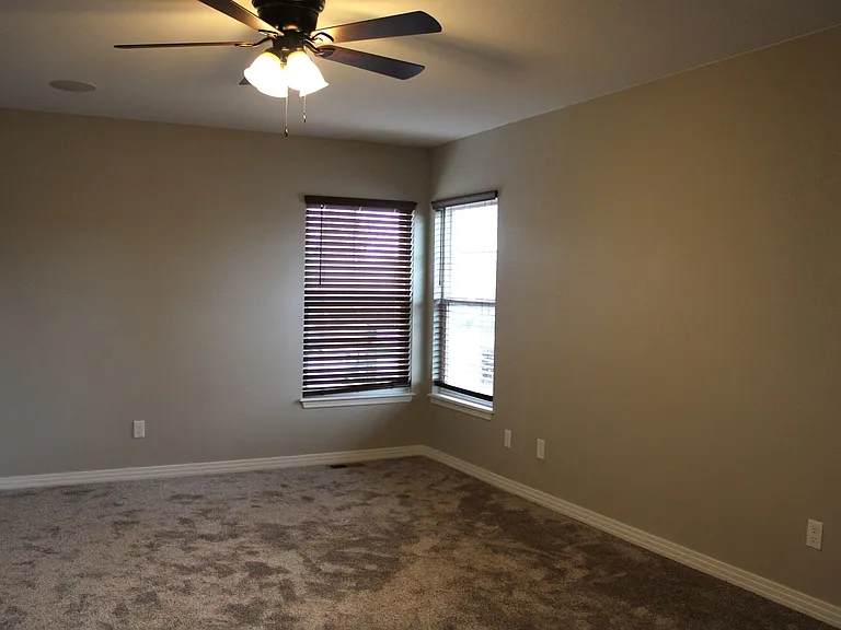 5250 Corbett Dr — Photo 6