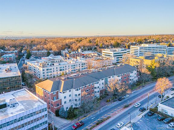 2nd image of 171 Great Neck Road #1F