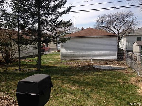 4th image of 4174 Burns Ave