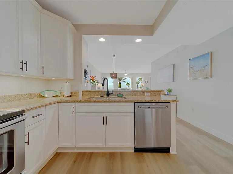 16700 Gulf Blvd #423 — Photo 10