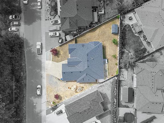 3rd image of 1312 Langara Dr