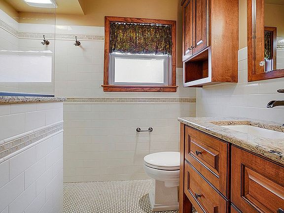 Main floor bathroom
