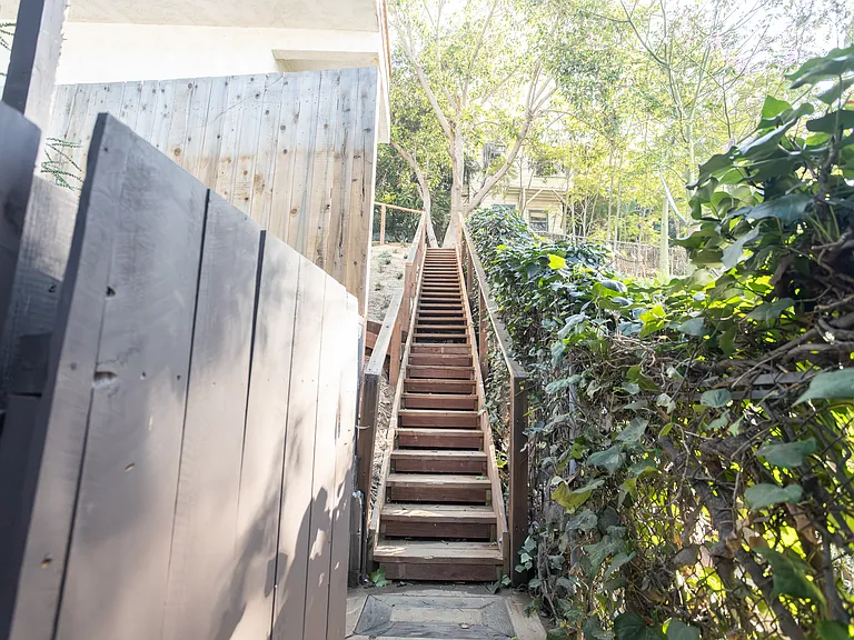2210 3/4 Echo Park Ave — Photo 38
