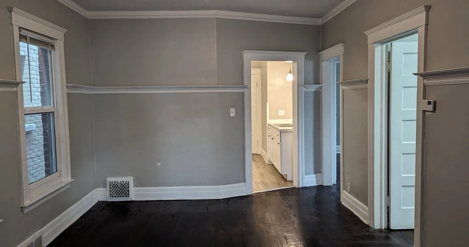 3 bed, 1000 sqft, $1,295 — Photo 2