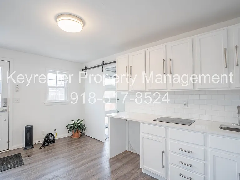 2323 E 13th St — Photo 20
