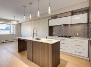 119 E 19th St NW #205, Calgary, AB T2N2S7