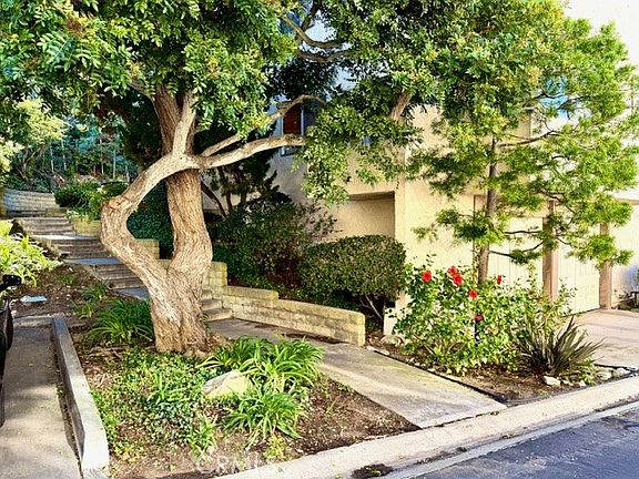 4th image of 28124 Ridgethorne Ct