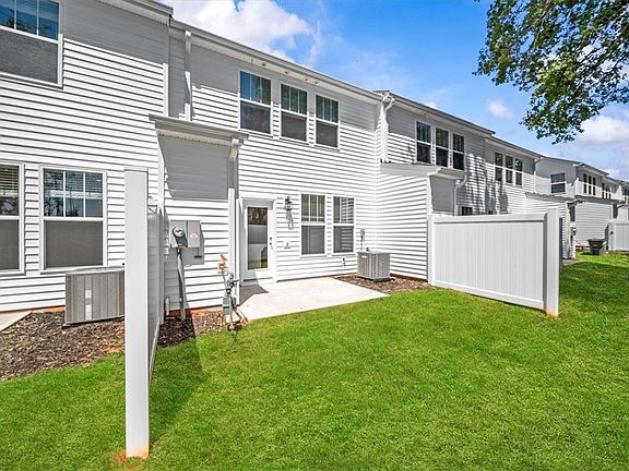 4th image of 520 Harebell Way