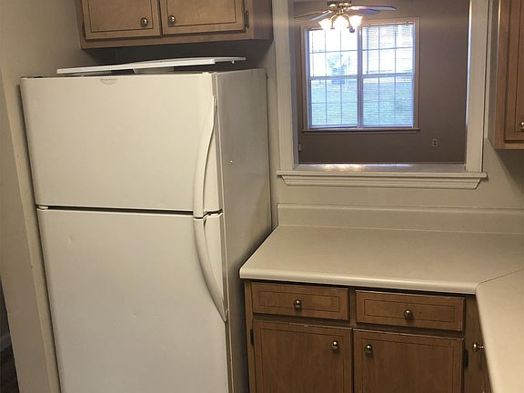 4th image of 1469 Green St APT E1