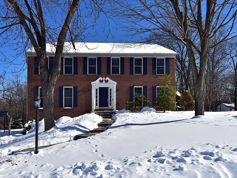 4008 Claridon Dr — Photo 2