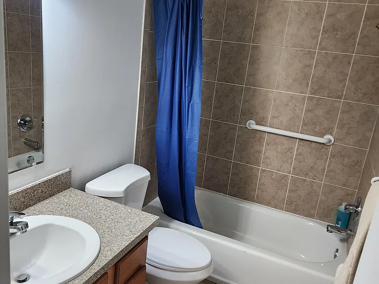 Chinaberry Dr — Photo 2