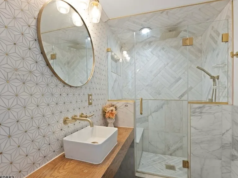 19 Gordon St #1 — Photo 3