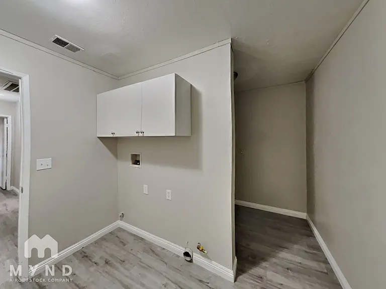 5681 Odessa Dr — Photo 22