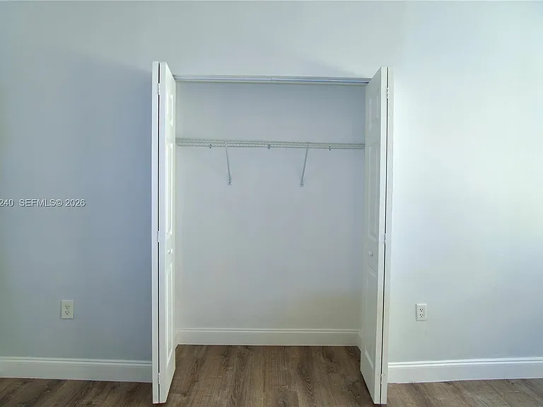 1142 SW 4th St #17 — Photo 10