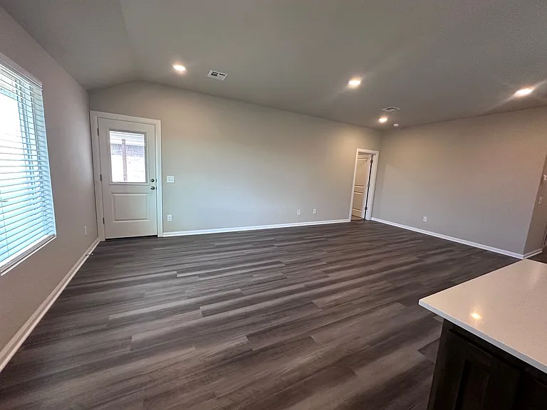 3708 S East 81st St — Photo 13