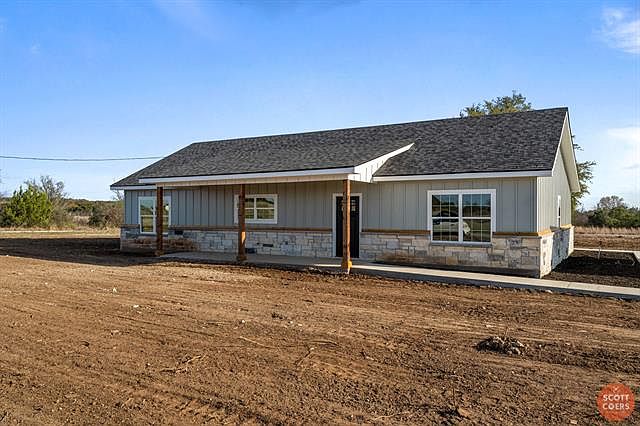 1st image of 106 Fox Hollow Ln