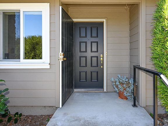 5th image of 2225 Knolls Drive