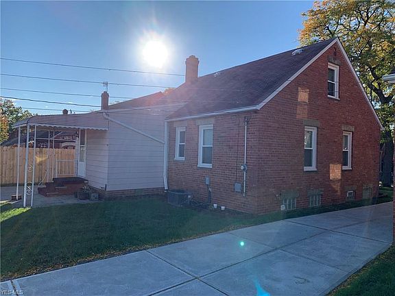 3rd image of 8706 Morton Ave